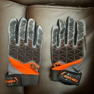 Firm Grip multipurpose men’s glove. Black/orange color. Size Medium.